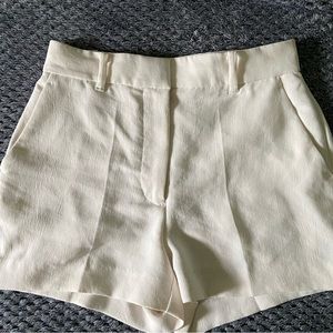Aritzia Wilfred Anthem Short 3” Size 2